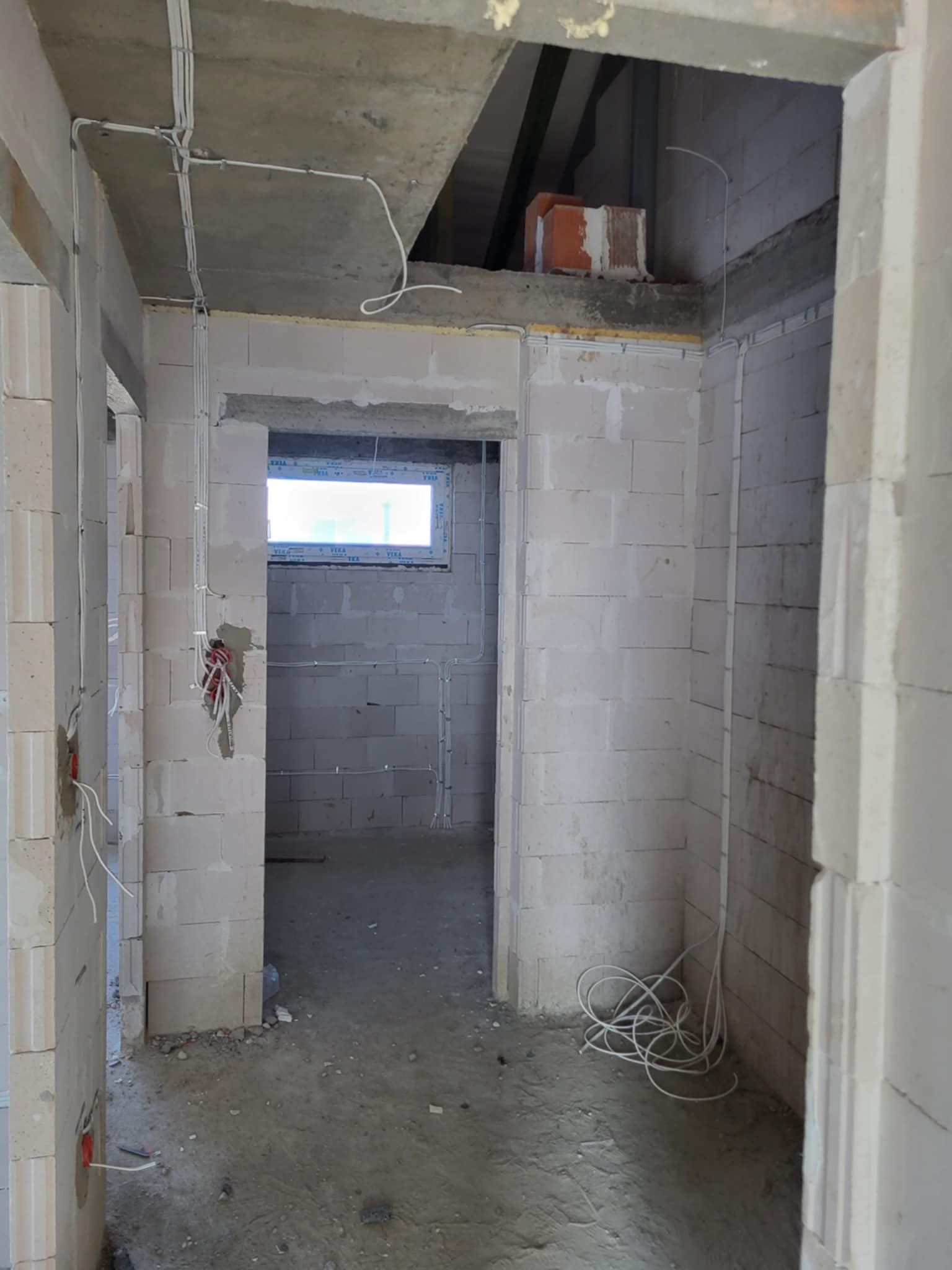 Rozdzielnica w nowym budynku